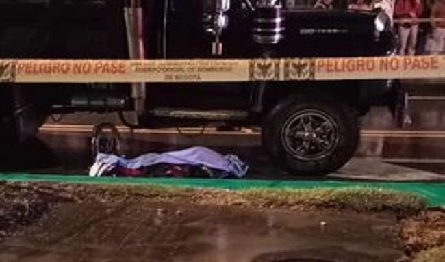 Por esquivar una polisombra, conductor de volqueta mató a hombre que iba en bicicleta en Suba
