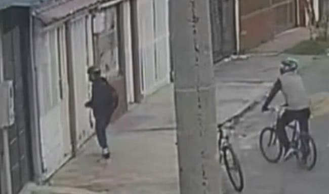 ¡Violento robo en Suba! Joven de 17 años agredida por ladrones en bicicleta