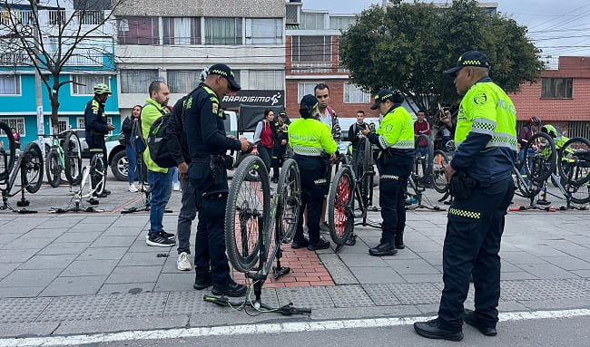 Operativo policial en Suba recupera 11 bicicletas robadas