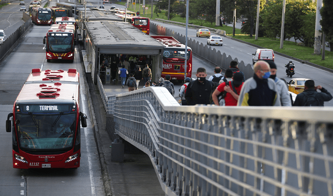 Una exitosa operación policial en el Sistema de Transporte Masivo Transmilenio dejó como resultado la captura de siete personas, dos de ellas de nacionalidad extranjera, quienes