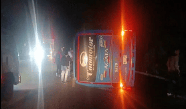 Volcamiento de bus en el Alto de Canecas deja un saldo de 16 heridos