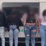 Cámaras de seguridad desenmascaran banda de cosquilleo en Transmilenio: Cuatro capturados en flagrancia