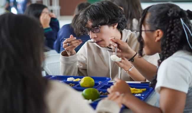 Bogotá mejora y renueva el plan de alimentación escolar PAE