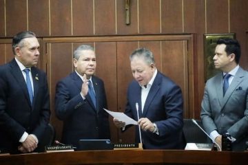 Senador José Luis Pérez Oyuela nuevo presidente de la Comisión Segunda de Senado
