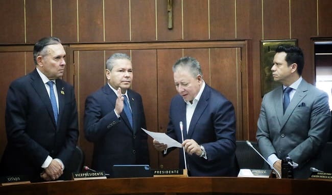 Senador José Luis Pérez Oyuela nuevo presidente de la Comisión Segunda de Senado