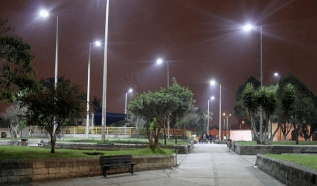 Tras solicitud del concejal Sastoque, fueron reparadas docenas de luminarias en el centro de Bogotá