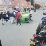 Moto taxi volcado en la entrada de Bilbao