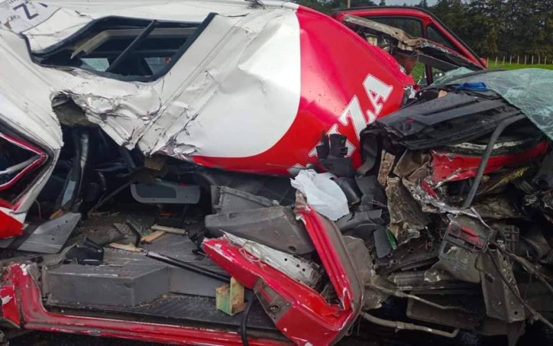 Grave accidente entre bus y camión en vía Chocontá - Bogotá