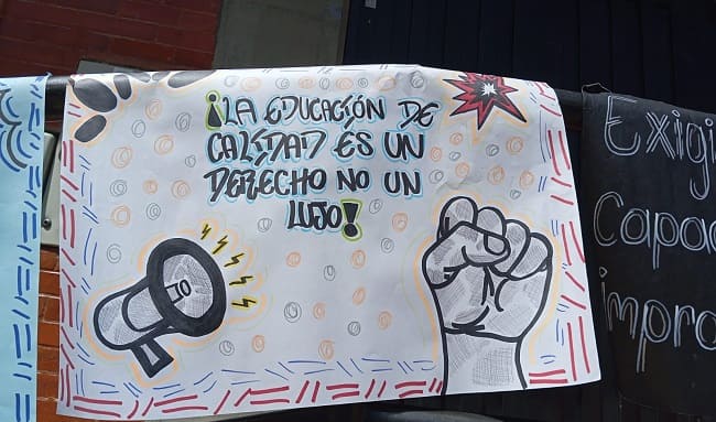 Estudiantes del Colegio Ciudad Hunza I.E.D. inician manifestación pacífica por deficiencias en la educación