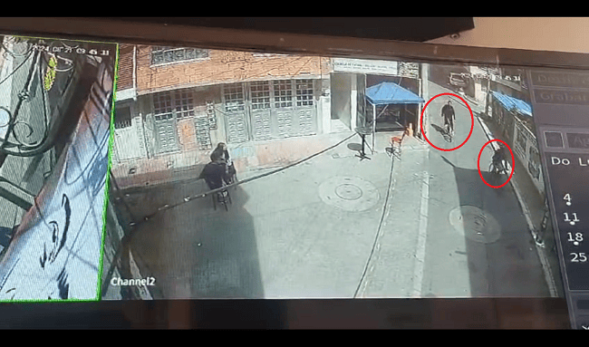 Robo a plena luz del día: mujer asaltada frente a colegio en Suba