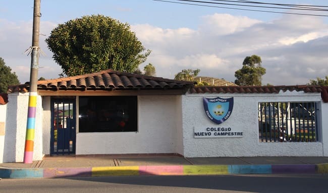 El Colegio Nuevo Campestre de Suba recibe la Orden del Congreso de Colombia