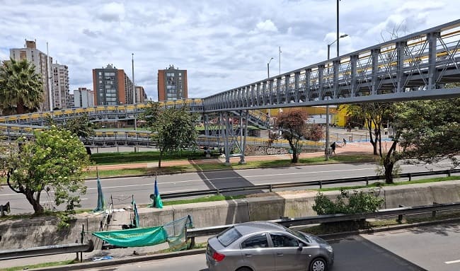 Suba cuenta con un nuevo puente peatonal para mejorar la movilidad frente al Colegio Jaime Niño Díez