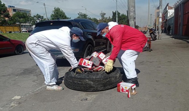 Más de 100 llantas fueron retiradas del espacio público en Bogotá