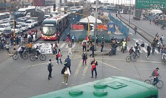 Manifestación en el sur de Bogotá afecta gravemente la movilidad