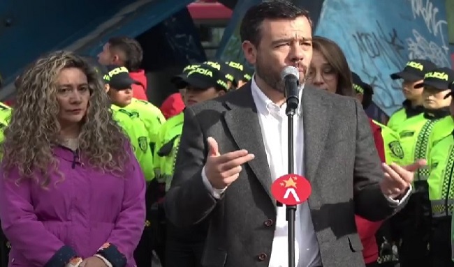 Alcalde Galán lanza el «Plan Centro» para reforzar la seguridad en Bogotá durante las festividades