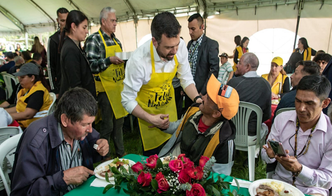 Habitantes y exhabitantes de calle disfrutaron de un almuerzo navideño