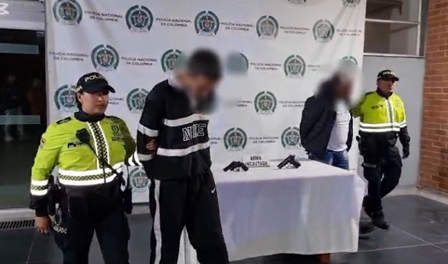 Policía frustra robo a casino y captura a dos delincuentes armados en la localidad de Puente Aranda