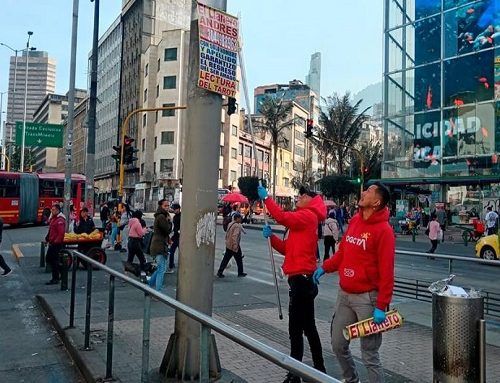 Distrito retiró 23 pendones con publicidad ilegal en el centro de Bogotá