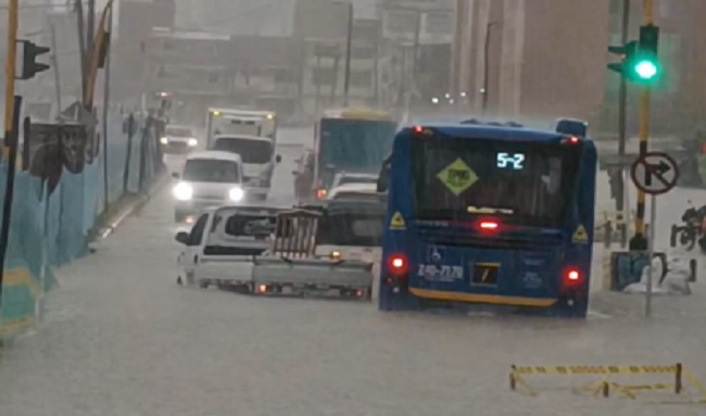 Fuertes lluvias en Suba causan inundaciones: estas son las vías más afectadas