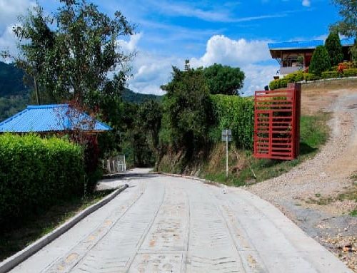 La Gobernación de Cundinamarca se compromete a mejorar más vías secundarias