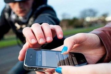 Ola de inseguridad en Suba: Ladrones en moto roban celular a una mujer en pleno día