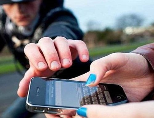 Ola de inseguridad en Suba: Ladrones en moto roban celular a una mujer en pleno día