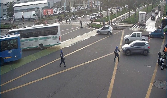 Falla semafórica en la intersección de la Av. Boyacá con Calle 170 afecta la movilidad en Suba