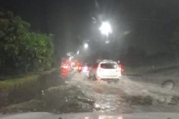 Autopista norte de Bogotá inundada: Paso restringido por fuertes lluvias