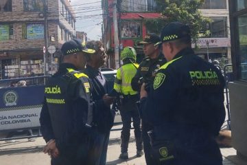 Giovanni Cristancho Zambrano, comandante de la Policía de Bogotá, visita los CAI en Suba