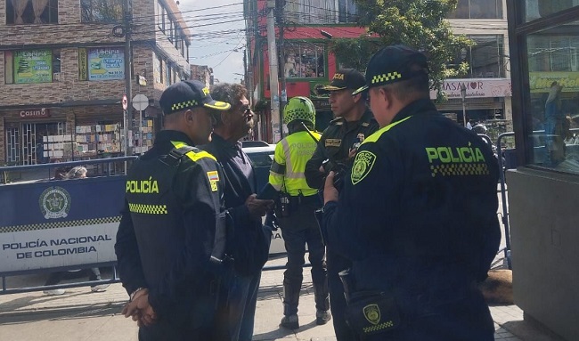 Giovanni Cristancho Zambrano, comandante de la Policía de Bogotá, visita los CAI en Suba