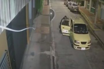 Violento atraco a una mujer en el barrio Las Flores en Suba, ladrones a bordo de un taxi