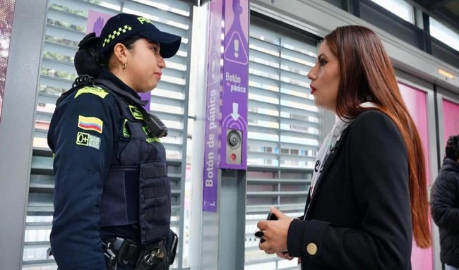 TransMilenio lanza piloto del Botón de Pánico violencia basada en género