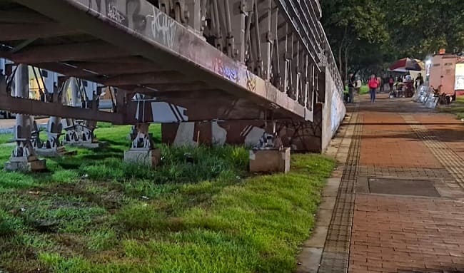 Vecinos de Suba alertan sobre robos bajo nuevo puente frente al Éxito