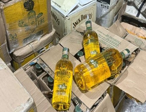 Hallan más de 400 botellas de licor ilegal en El Dorado gracias a operación en Cundinamarca