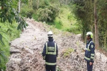 Deslizamiento bloquea vía clave entre Tabio y Cajicá tras intensas lluvias