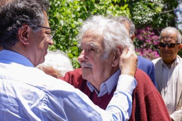 Petro Honra a Mujica con Sentido Mensaje: «Adiós, Amigo»