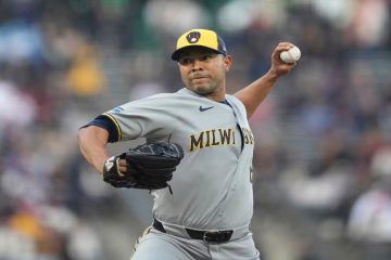 José Quintana a la Caza de Tres Récords Históricos con los Cerveceros
