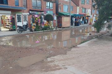 Vecinos de Caminos de Esperanza exigen intervención urgente por el mal estado de las vías