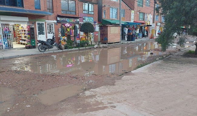 Vecinos de Caminos de Esperanza exigen intervención urgente por el mal estado de las vías
