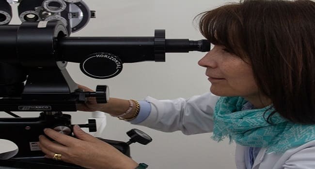 Cuidar los ojos desde la infancia: Consejos y servicios de la Dra. Liceth Cárdenas en el Centro Médico Cifuentes