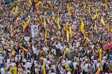 La Marcha del Silencio reunió a más de 70 mil personas en Bogotá en una jornada pacífica