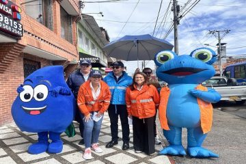 Comerciantes de Suba se capacitan para frenar el uso ilegal del agua