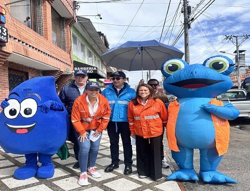 Comerciantes de Suba se capacitan para frenar el uso ilegal del agua
