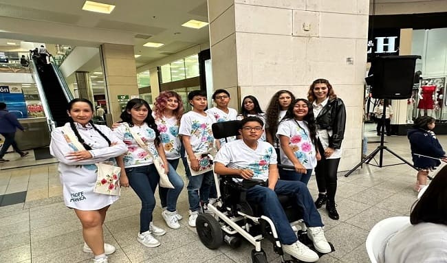 Inclúyete Colombia: el proyecto de moda que nace en un aula y rompe barreras desde Suba