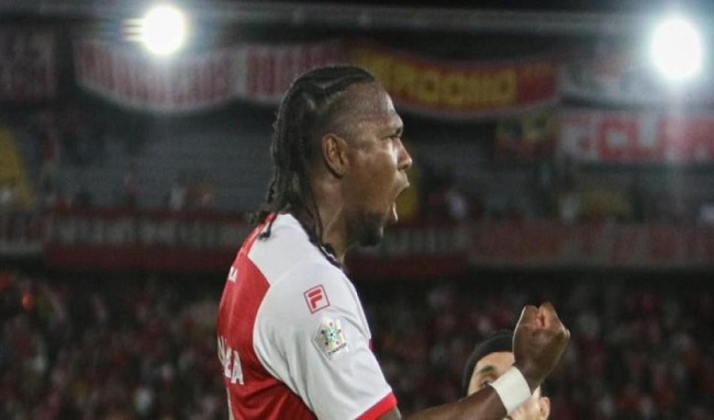 Santa Fe ruge en casa: Rodallega sella la victoria y la ilusión Cardenal.