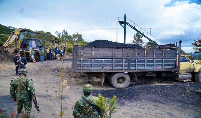 CAR y Fuerza Pública ponen freno a minería ilegal en Ráquira, Boyacá