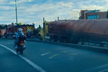 Última hora: accidente de tractocamión genera fuerte congestión en la Avenida Suba