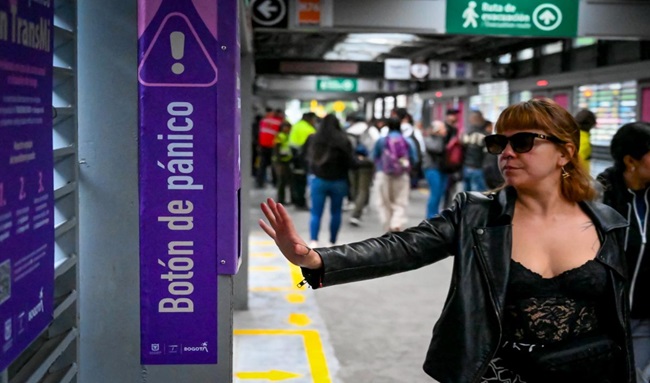 Botón de pánico: así es como las mujeres podrán reportar en tiempo real si están siendo víctimas de acoso en TransMilenio