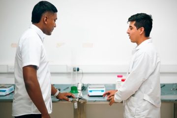 Con 19 universidades y 222 especializaciones, el Gobierno fortalece la salud desde la educación