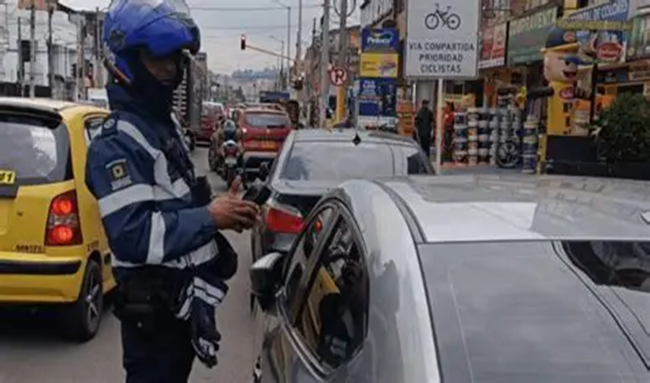 Proyecto de acuerdo busca “frenar” a los mal parqueados en Bogotá